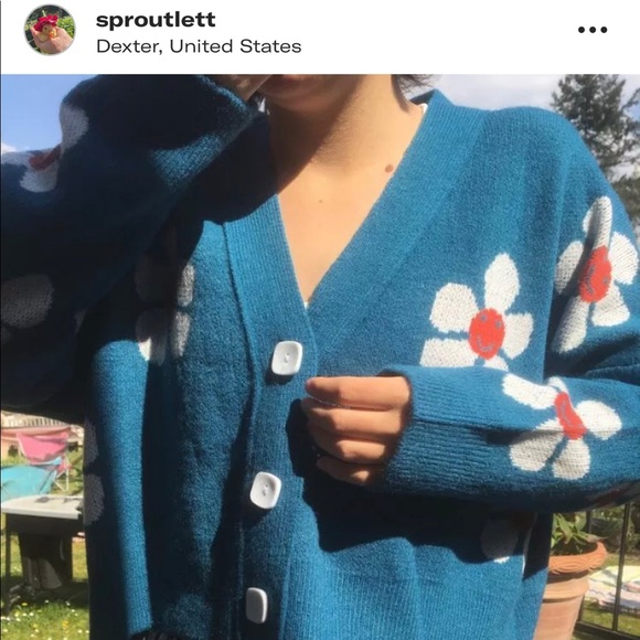 Smiley flower thick cardigan - Picture 2 of 2